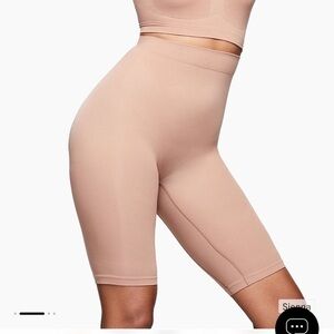 NWOT Skims Seamless Sculpt Above the Knee Shapewear